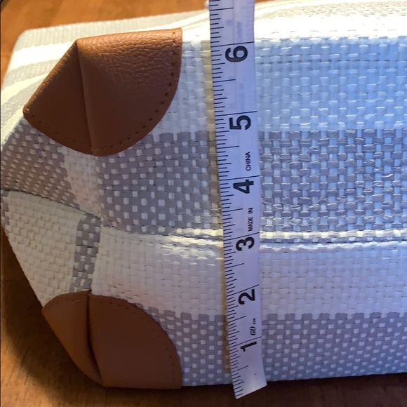 Woven Tote - Picture 3 of 9